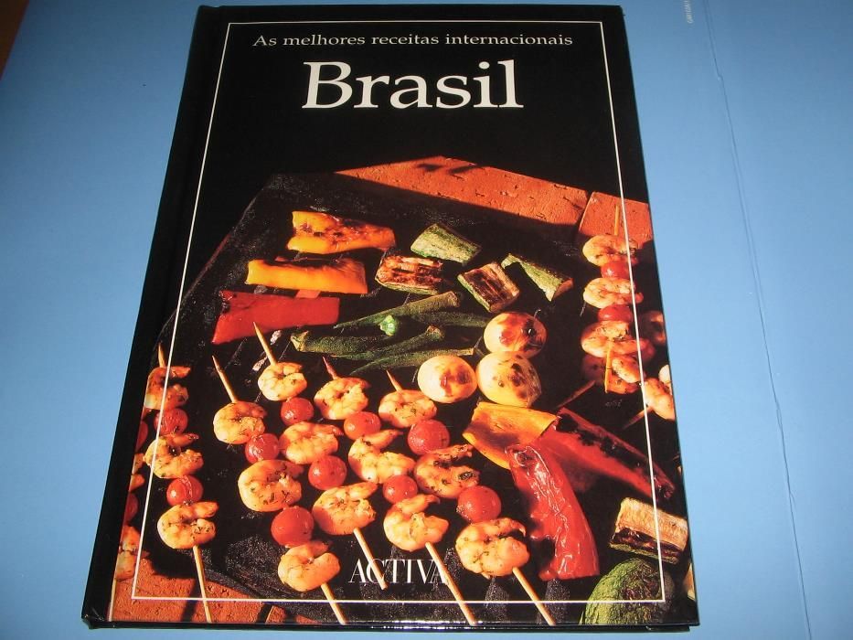 Livros de Culinária "receitas de Espanha, França, Brasil, México"
