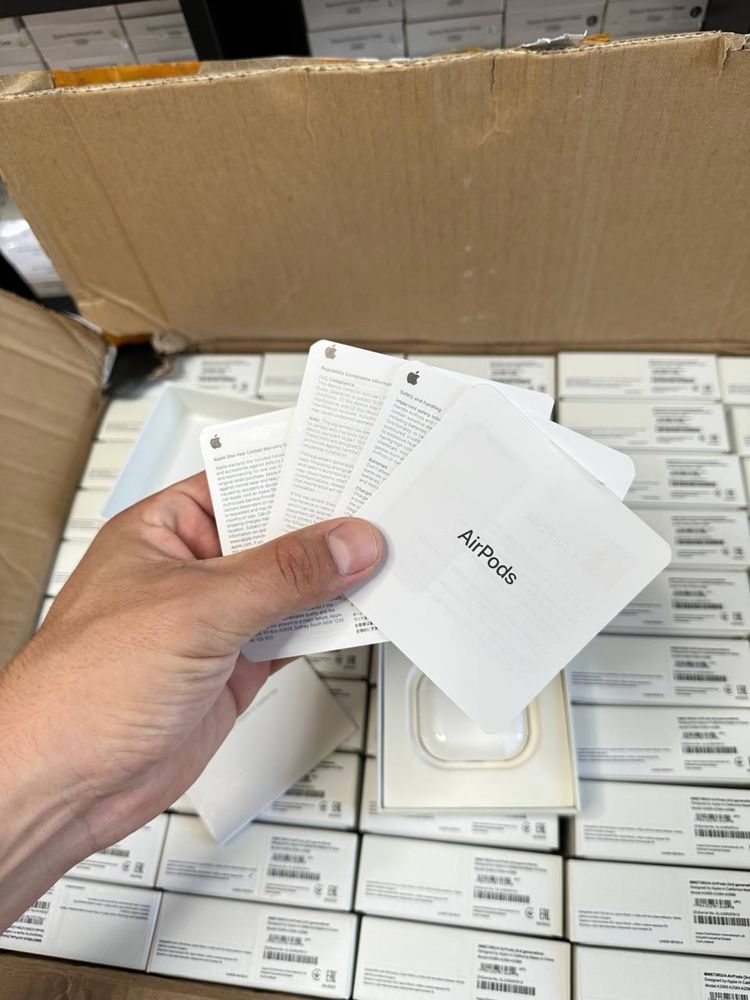 AirPods 3, навушники з кейсом і подарунковим чохлом