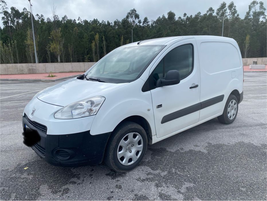 Peugeot Partner office