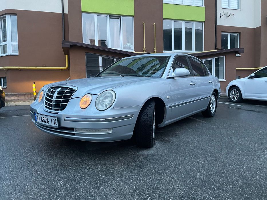 КІА Опірус 3.5 л. 2006 року.