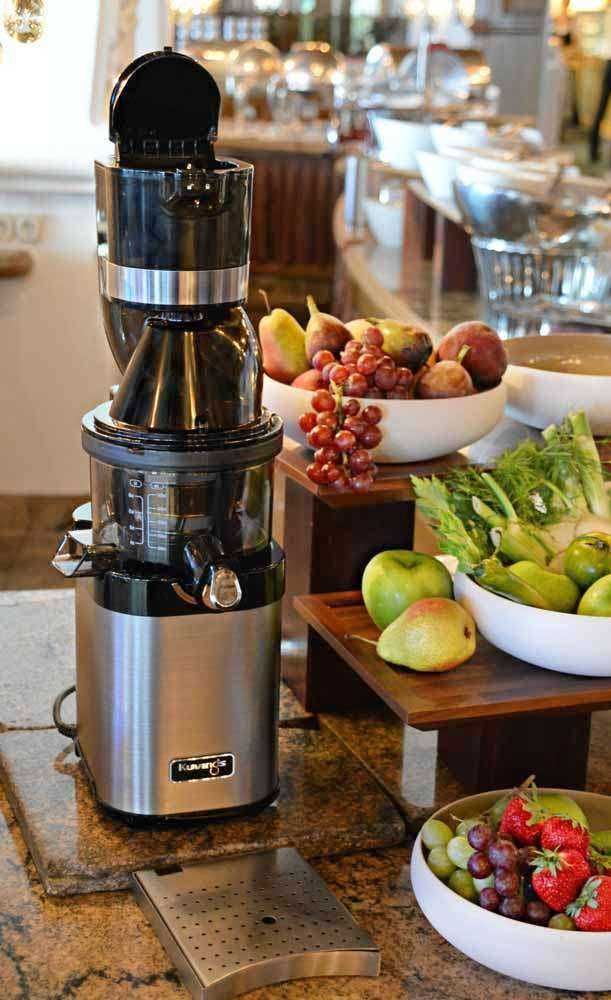 Профессиональная шнековая соковыжималка Kuvings CS600 Chef Horeca