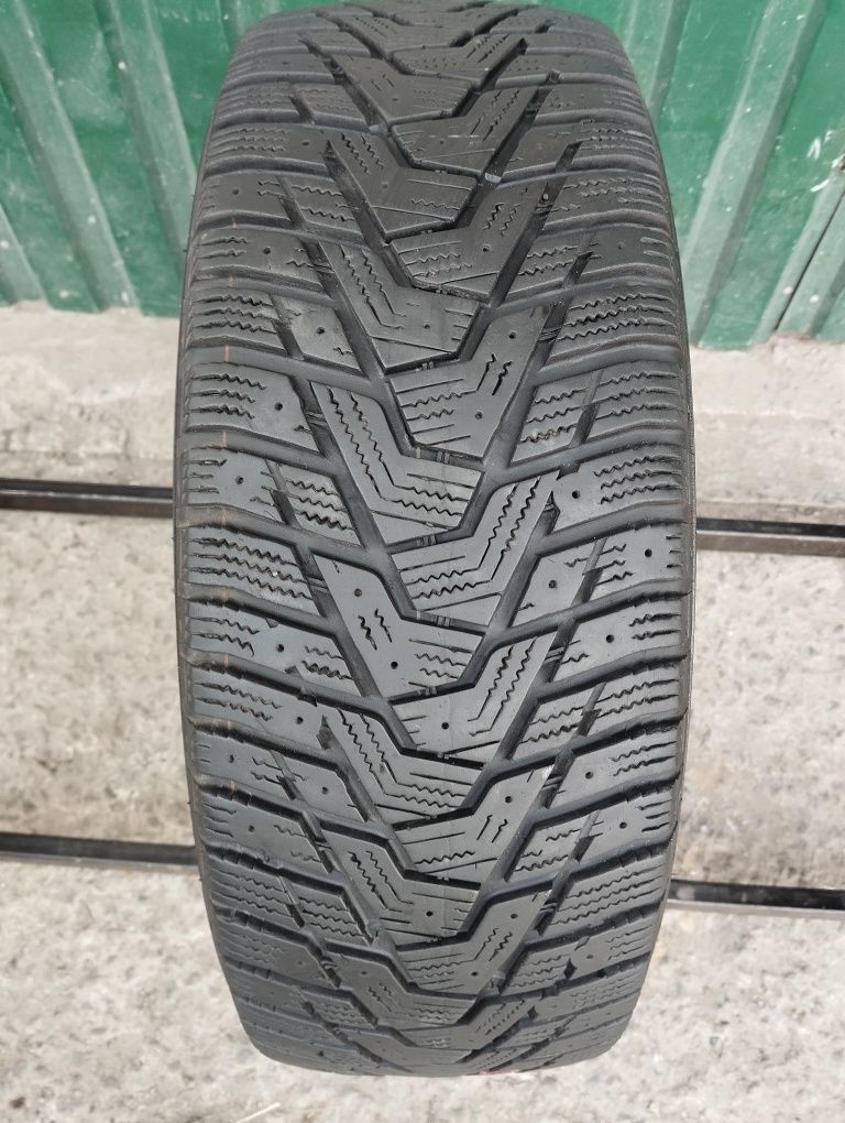 Одна зимова шина Hankook 205/65/15