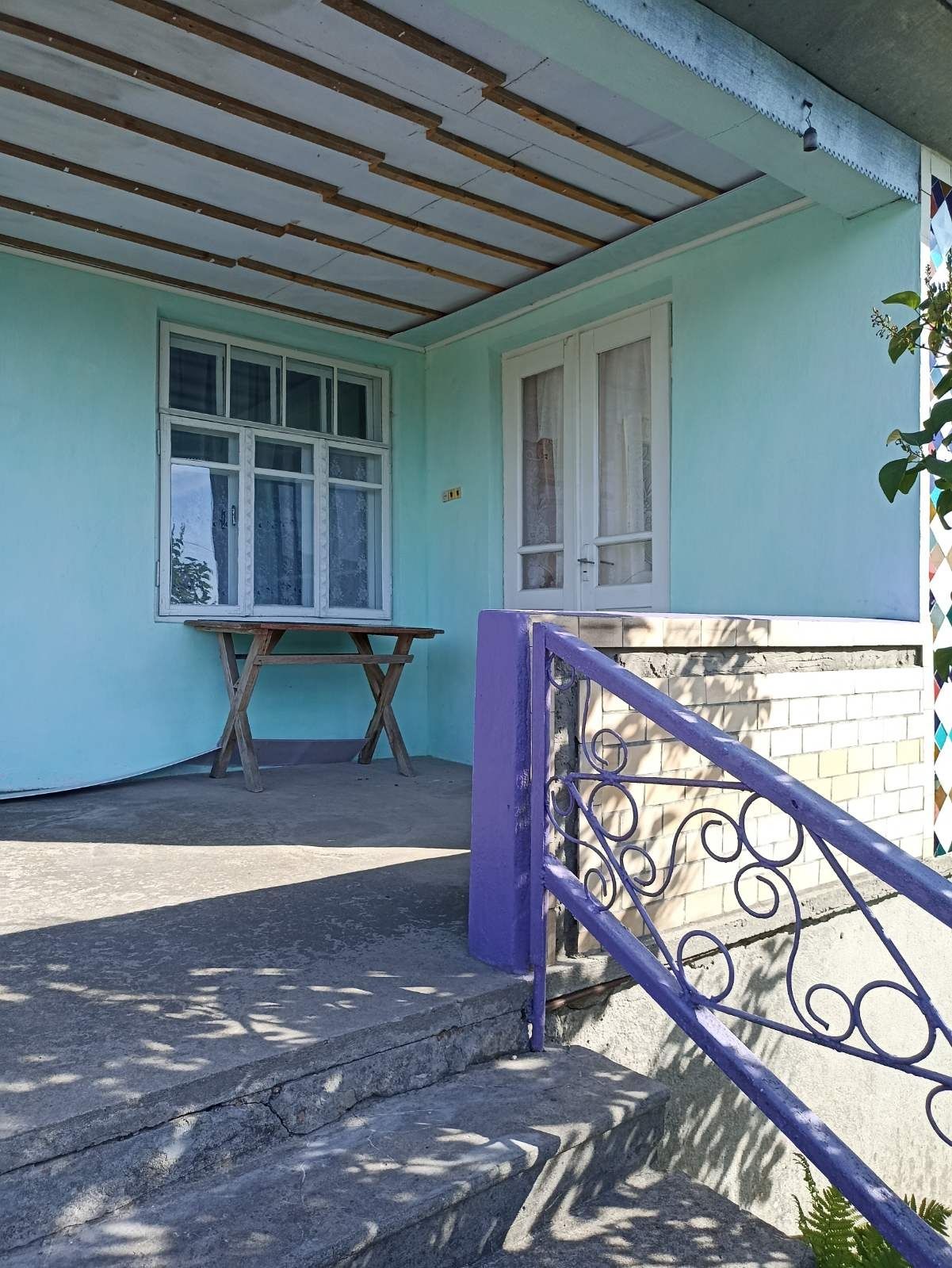 Будинок біля міста