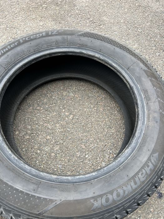 Резина зимова 215 60 r17 hankook