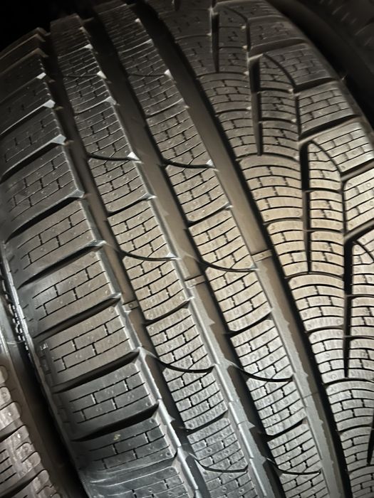 295/35/20+255/40/20 R20 Pirelli Sottozero Winter 270 4шт нові зима