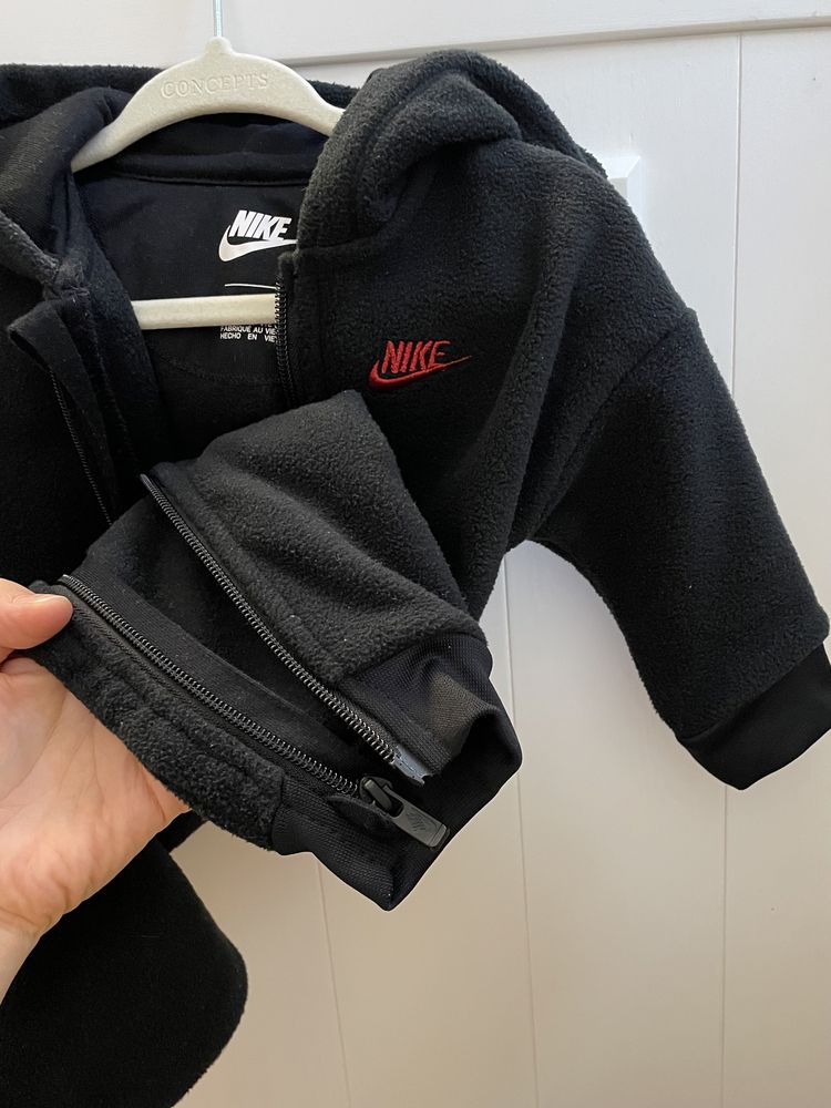 Jak nowy! Polarowy kombinezon / pajacyk NIKE 62-68 z kapturem