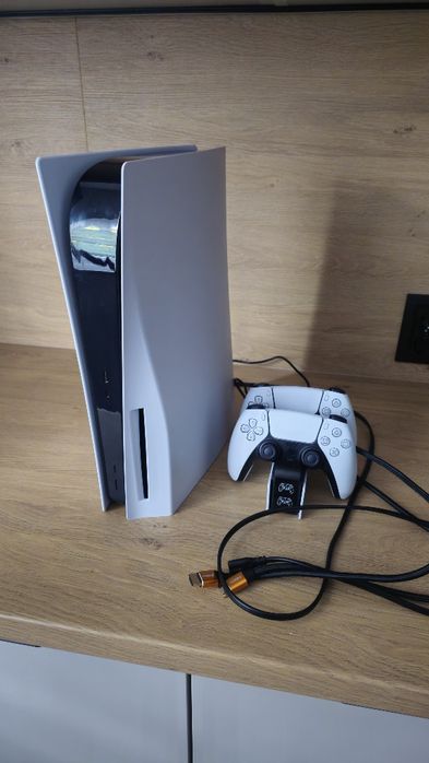 Playstation 5 fat napęd wiekszy radiator 2 pady ładowarka