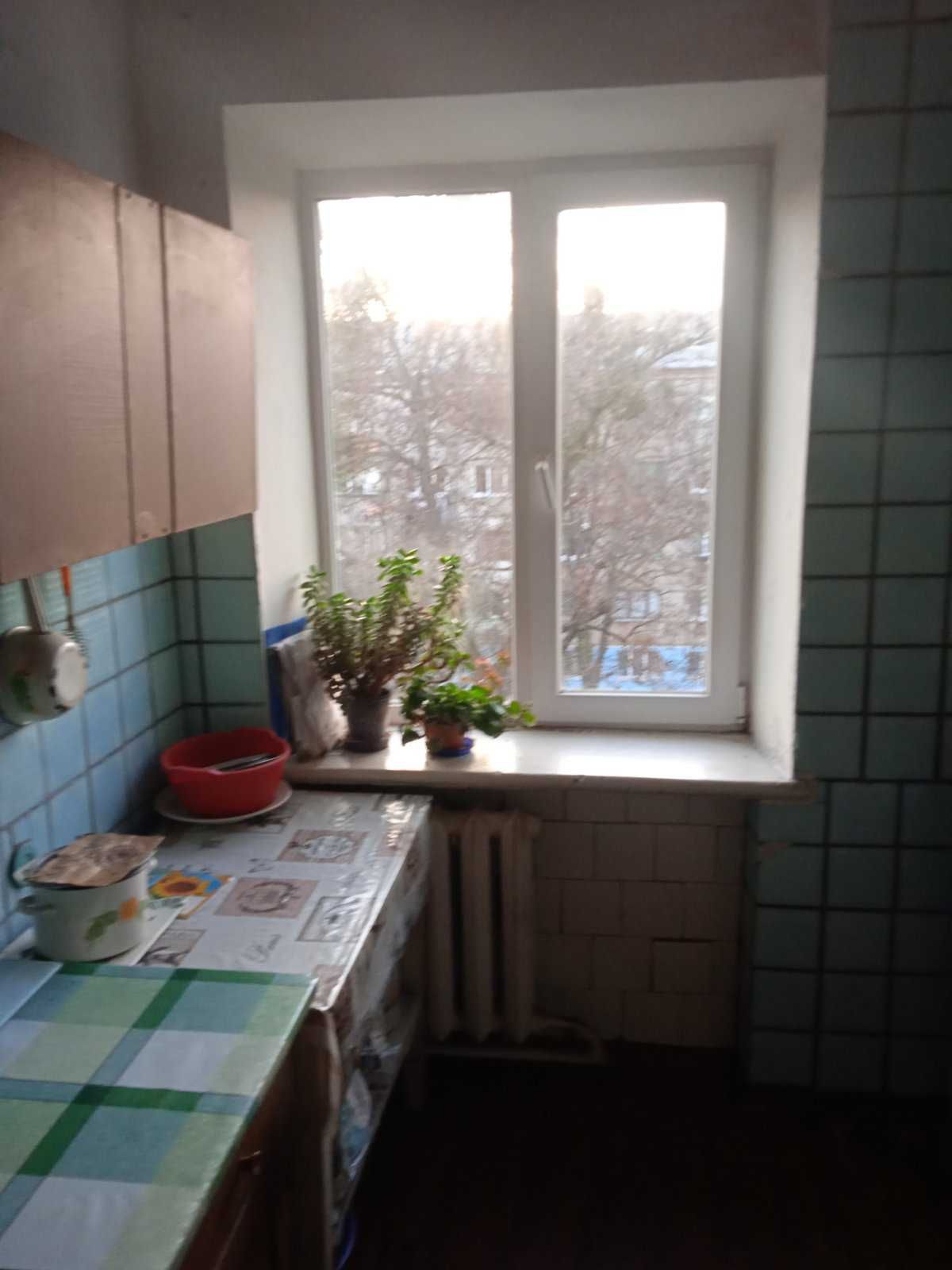 Продаж кімнати в гуртожитку Космонавтів.