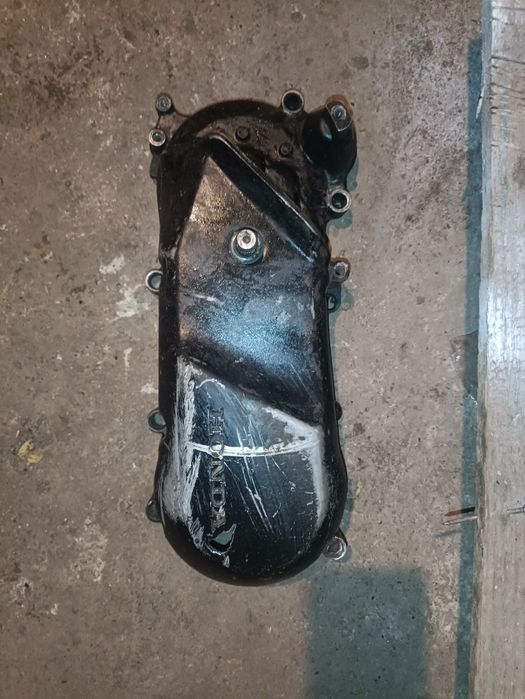 Продам кришку вариатора на Хонду Дио 35