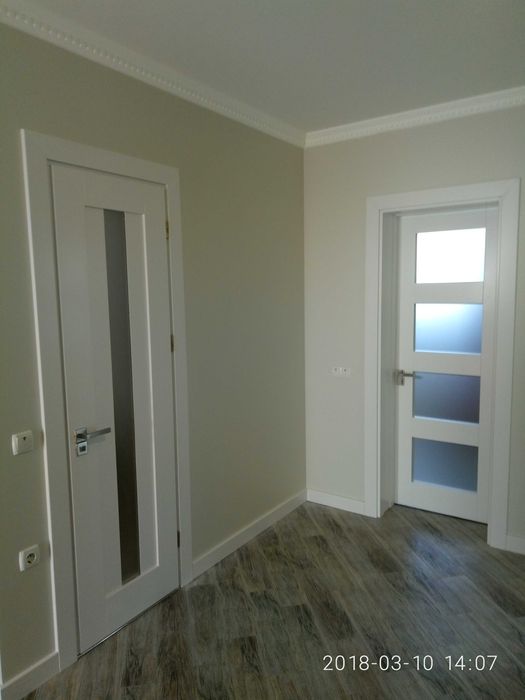 Монтаж плінтуса.