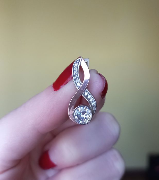 Сережки кульчики нові