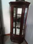 Vitrine em madeira
