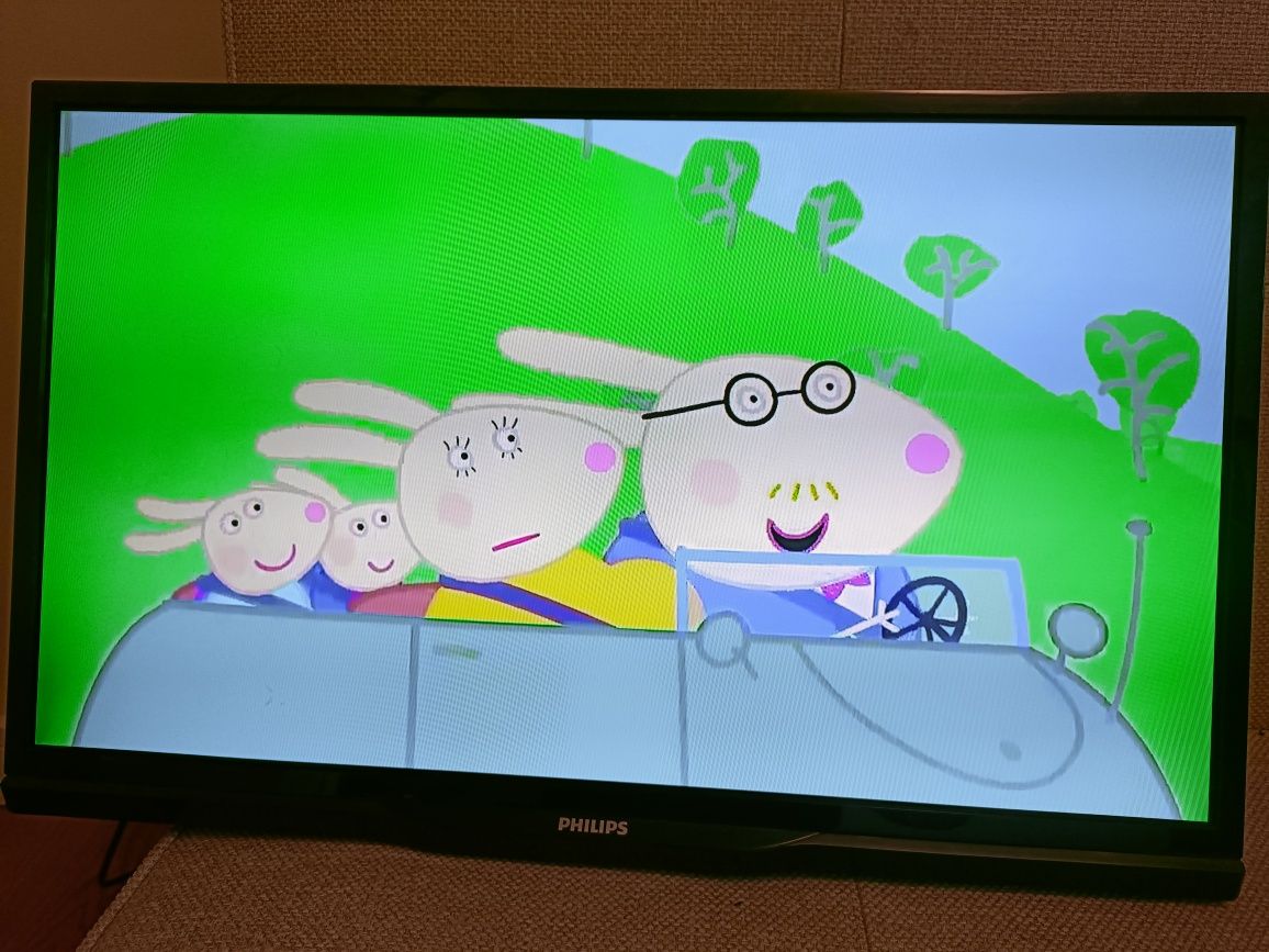 Telewizor LCD Phillips 24 cale. Uchwyt ścienny.