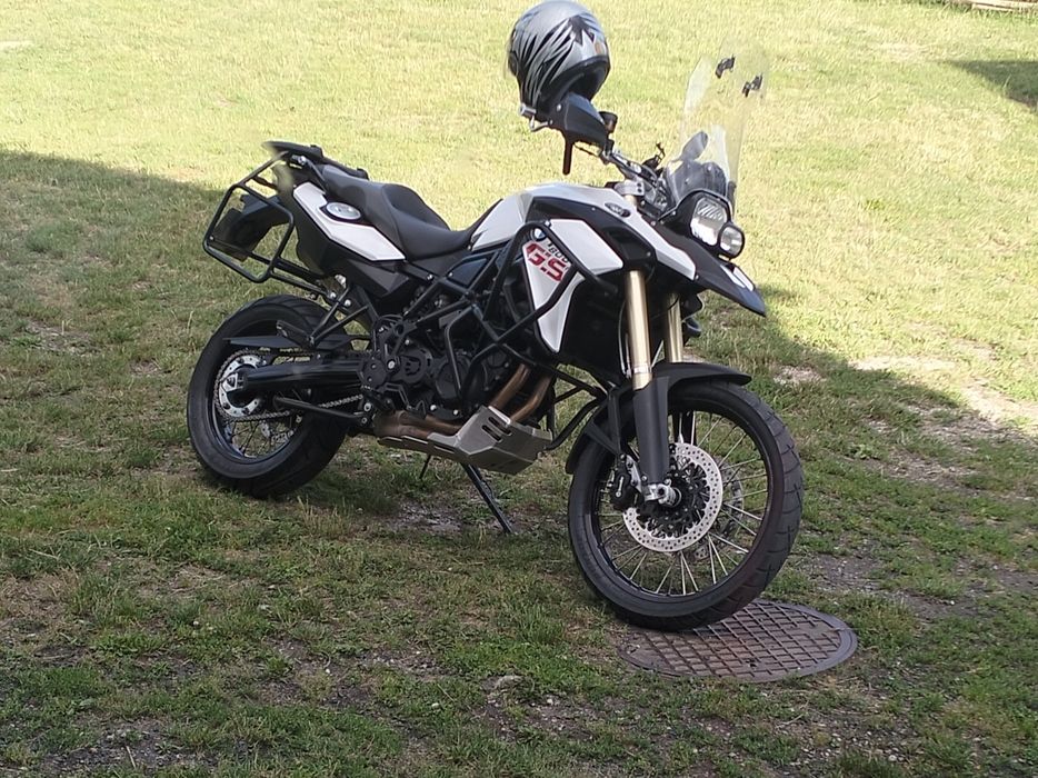 BMW GS   stan bdb. 25tys km kufer na dwa kaski 2 komplety opon