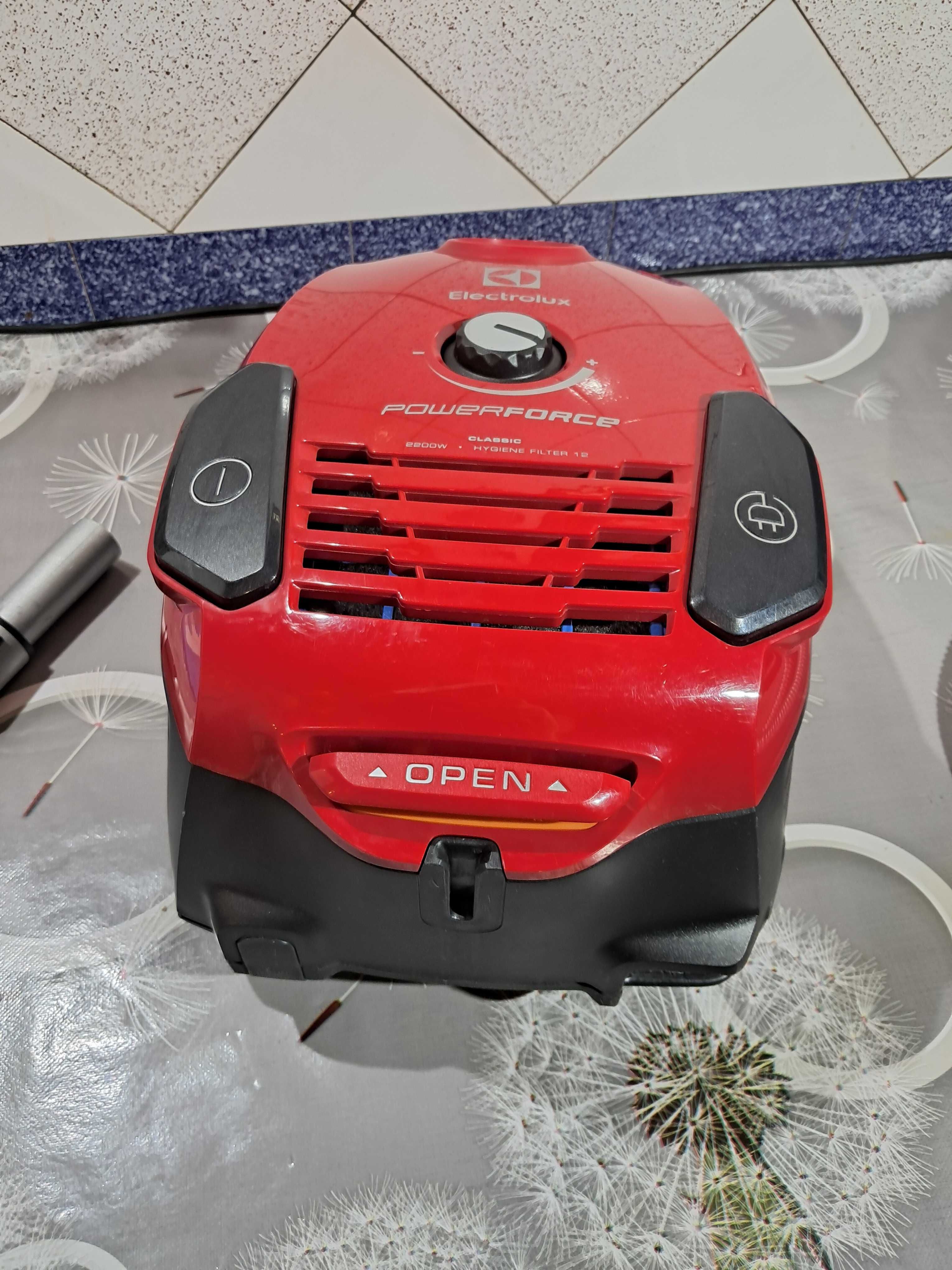 Пылесос Electrolux POWERFORCE как новый
