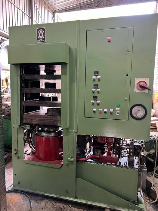 Прес вулканізаційний 600х600, 250т 2 поверхи (Угорщина )Чепель