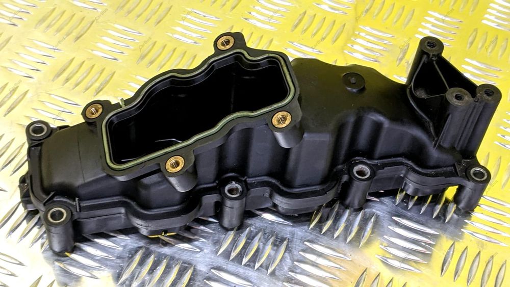 Колектор впускний Audi Q7  Ауді кю7 Ауди ку7 Розборка впускной