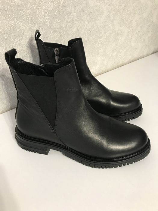 Черевики жіночі