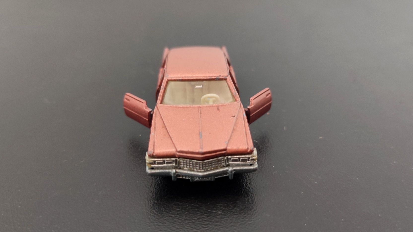 Cadillac da Tomica 1976