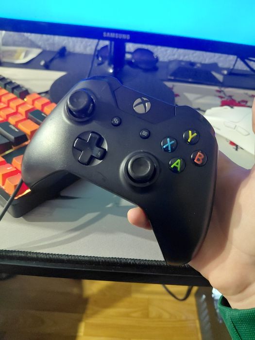 Джойстик Xbox one
