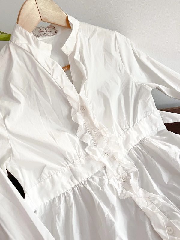 Blusa/Camisa Branca com Folhos – Red Globe