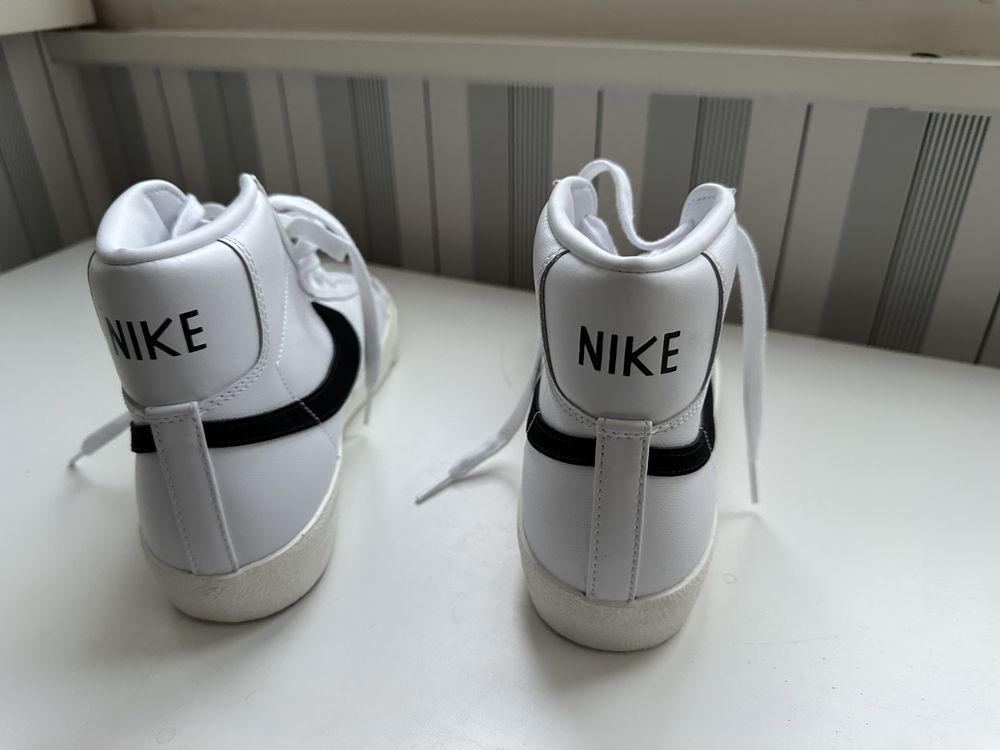 Nike blazer size 40
