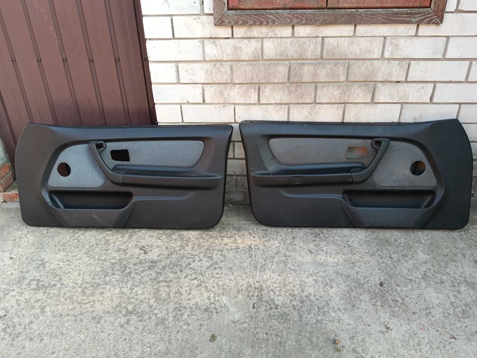 Продам карти двери бмв е36 компакт