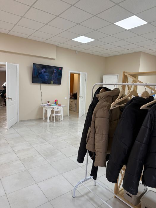 Місце в оренду візажист та лешмейкер