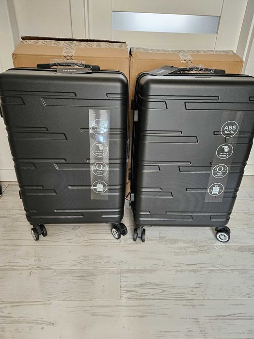 Walizka średnia OCHNIK nowa