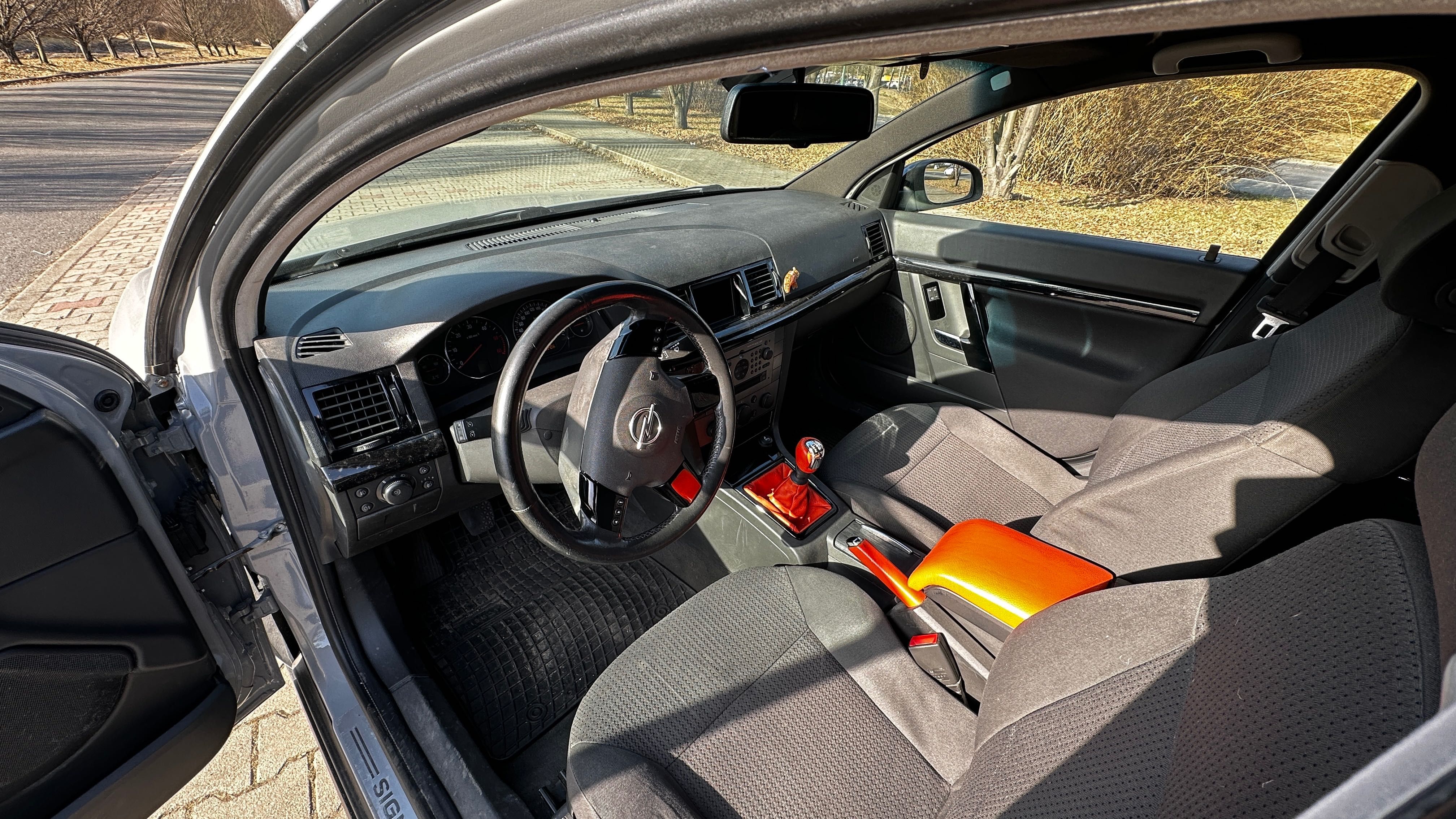 Opel Signum 2.2 DTI z 2003 r