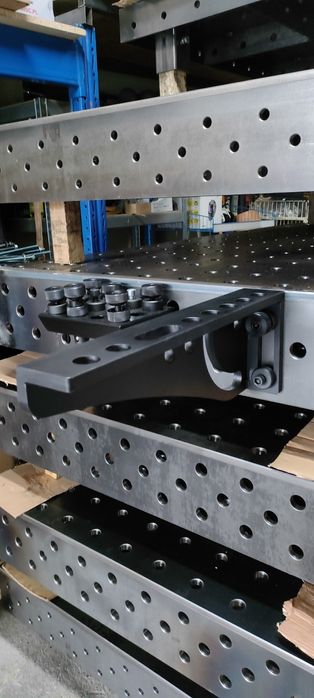 Trzpienie piny do stołów spawalniczychych 28 mm