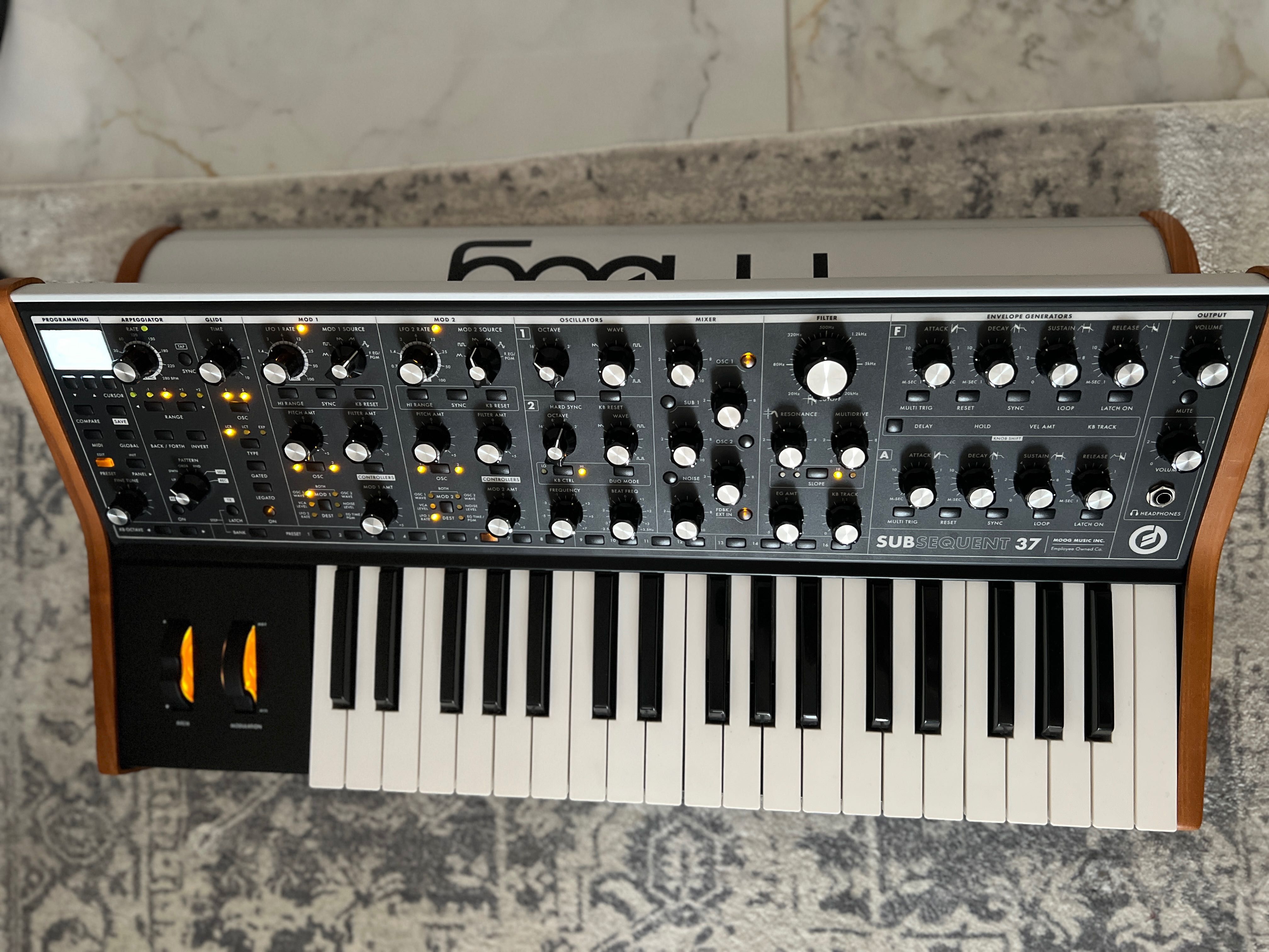 Moog Subsequent 37 w idealnym stanie