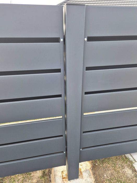 Brama przesuwna palisadowa | Bramy nowoczesne | Ogrodzenie frontowe