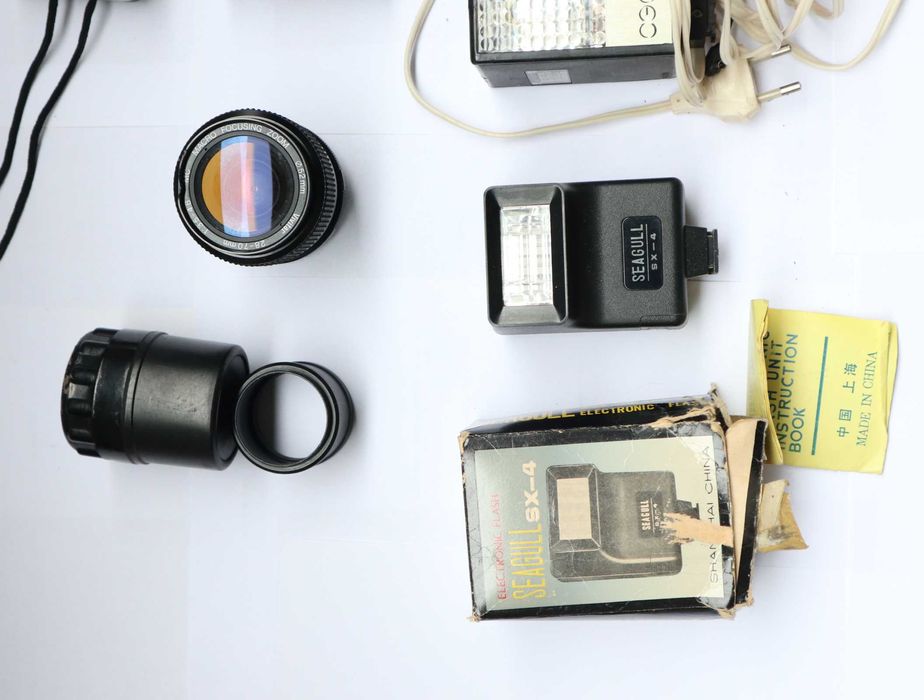 Akcesoria foto DUŻY ZESTAW - obiektyw, aparaty, lampy BŁYSKOWE PRL NRD