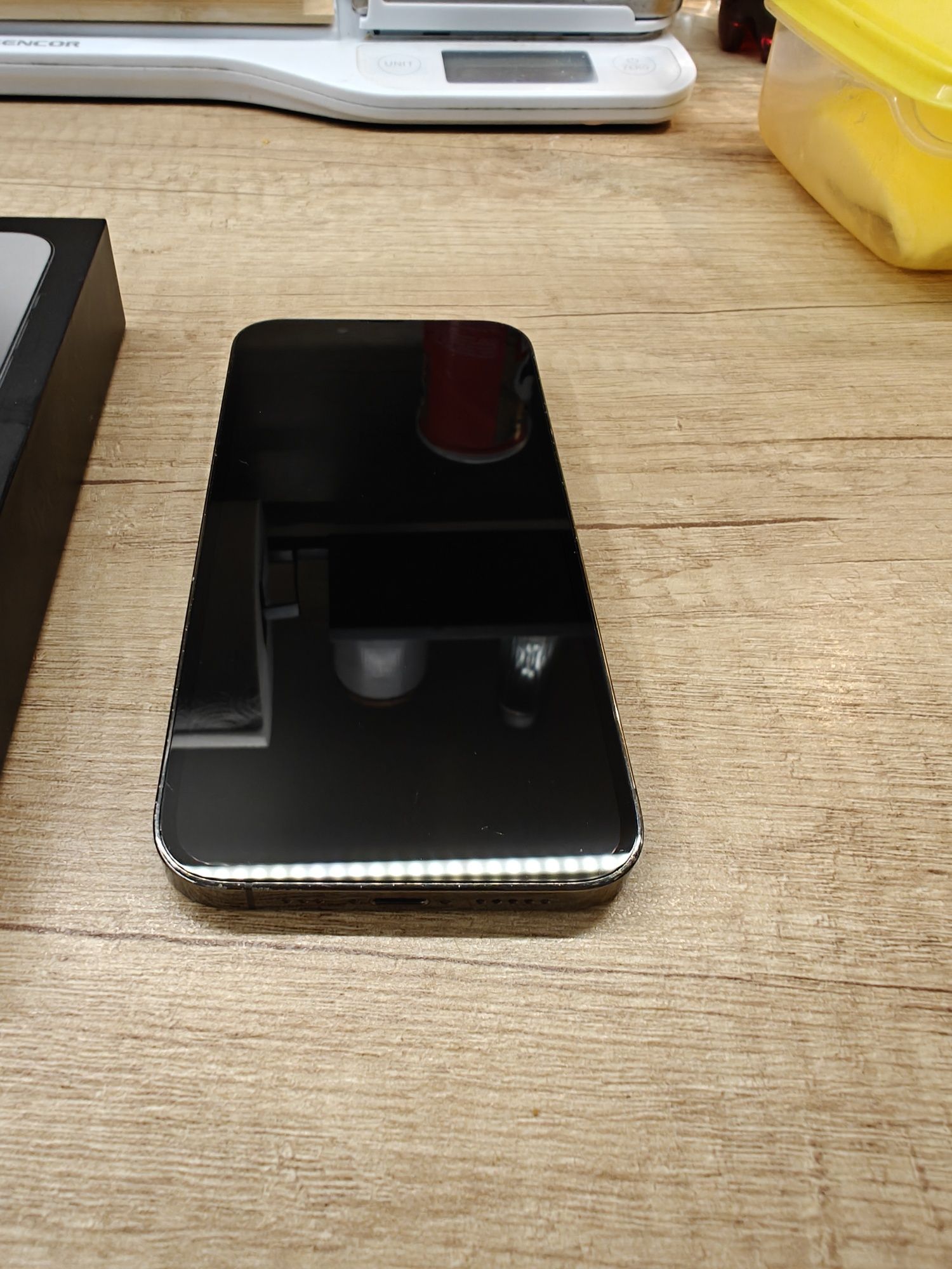 Iphone 13 Pro w bardzo dobrym stanie