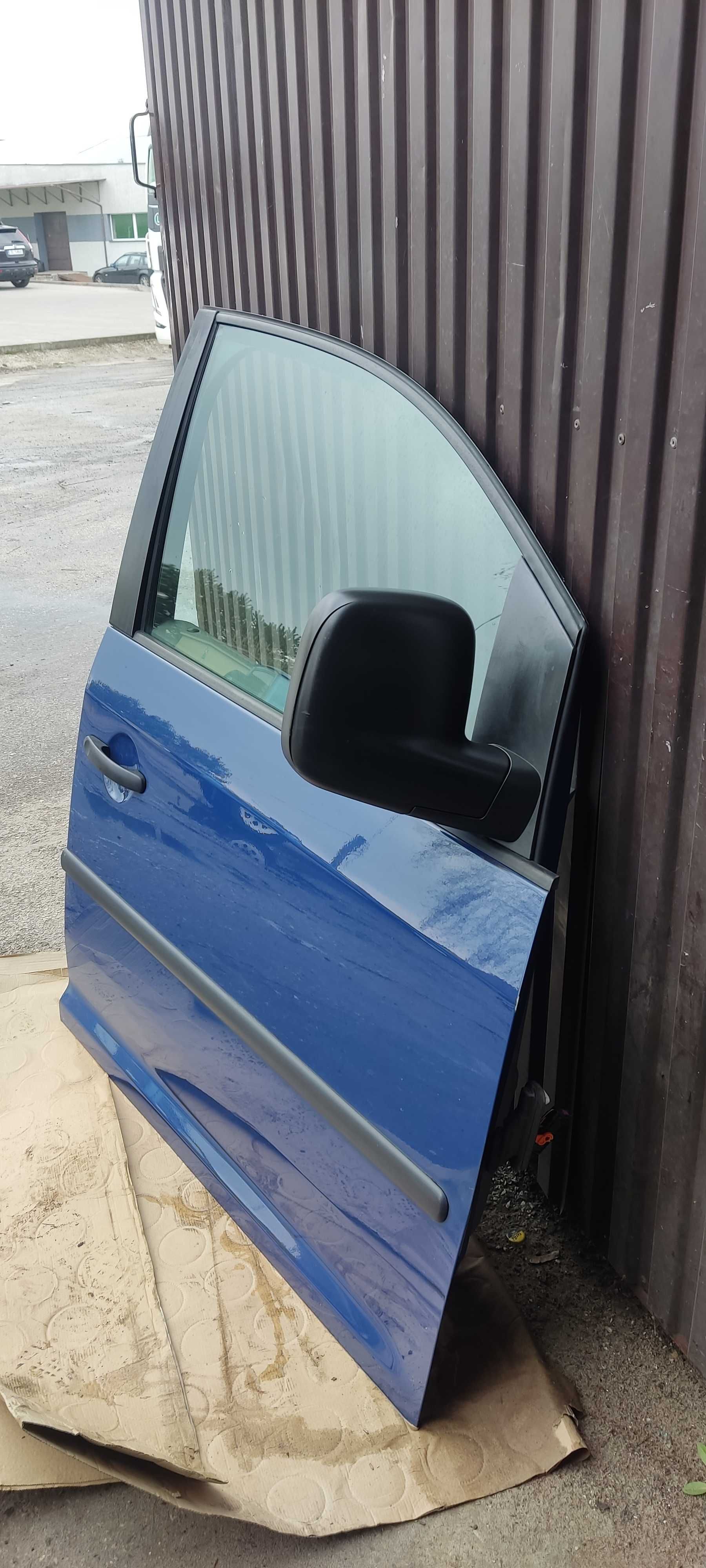 Drzwi prawe / Caddy 2008 r kolor L320