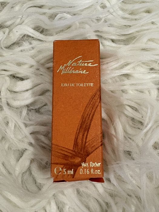 Miniatura wody toaletowe Nature Millenaire marki Yves Rocher.