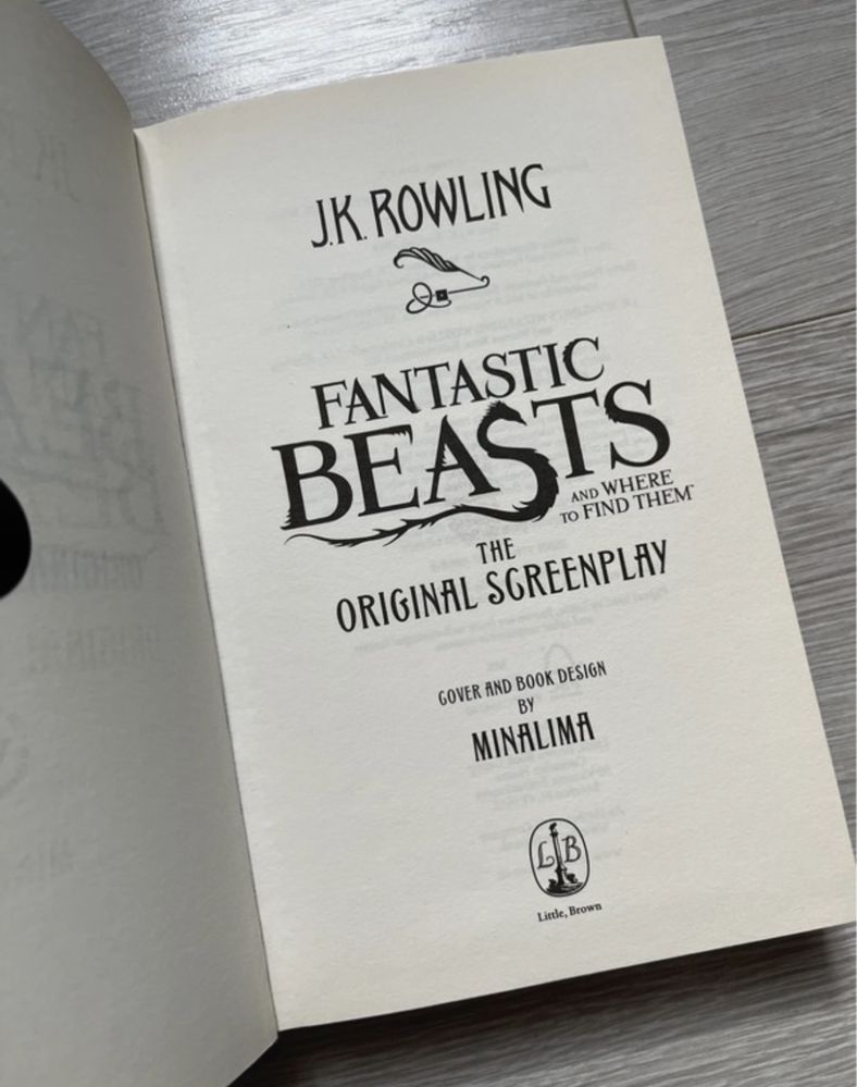 Książka "Fantastic Beasts and Where to Find Them" po angielsku