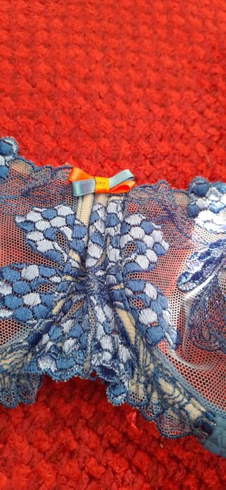 Biustonosz niebieski 80 c/d