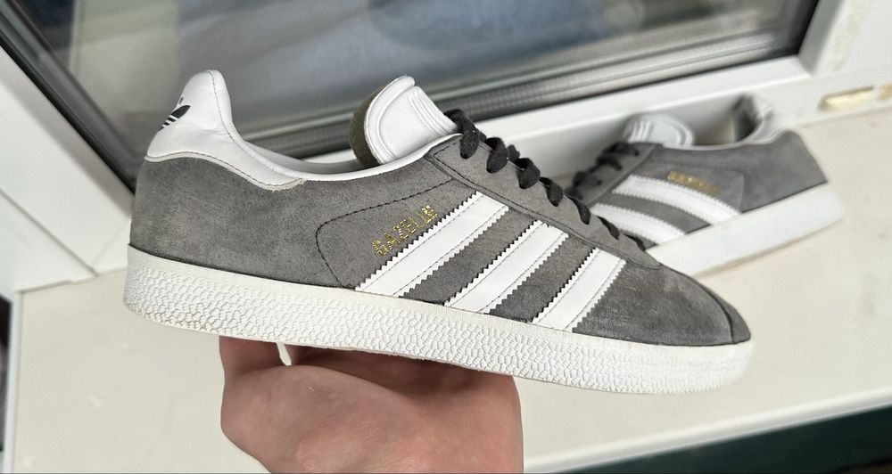 Оригінальні кросівки adidas Gazelle samba 40-40,5 розмір 25,5 см