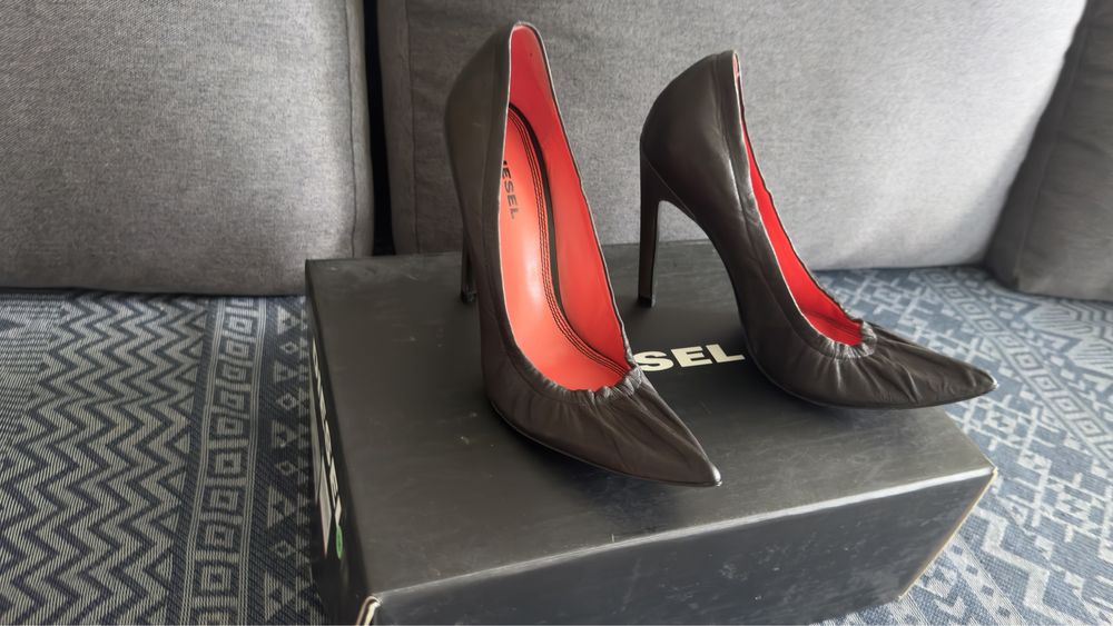 Diesel шкіряні туфлі , розмір  39