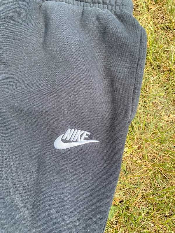 Spodnie dresowe męskie Nike jogger czarny M fleece sport haft logo