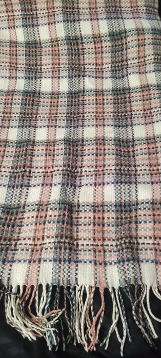 Трендовий теплий шарф