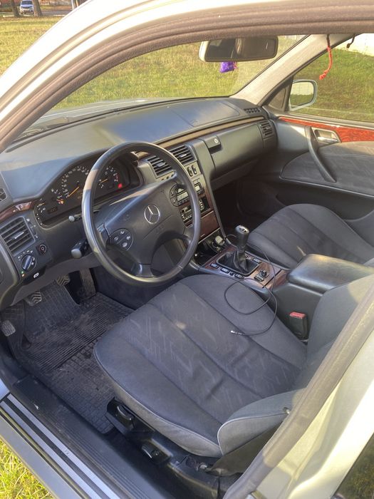 Продам mersedes e-class w210