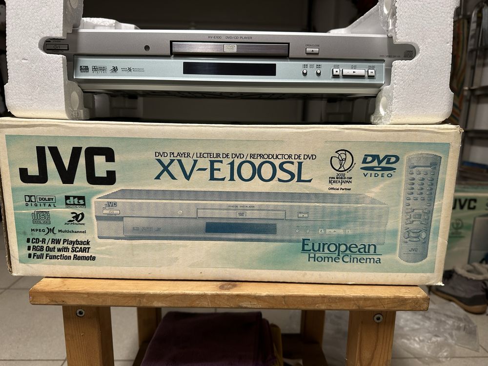 JVC Zestaw Kina Domowego RX-E100 / XV-E100SL / SP-PW100