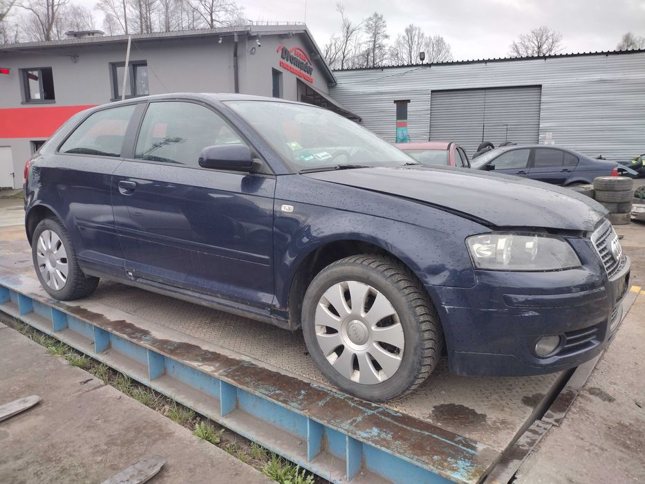 Audi a3 8P części używane przód maska zderzak silnik BSE skrzynia FVH