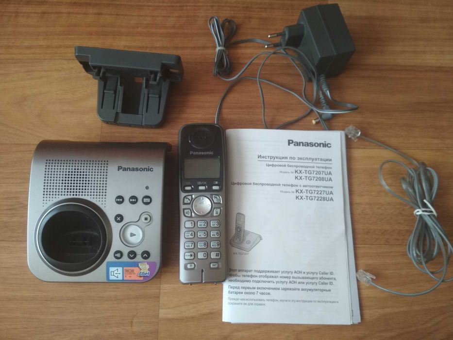 Телефон Panasonic KX-TG7227 UA з автовідповідачем і автовизначником