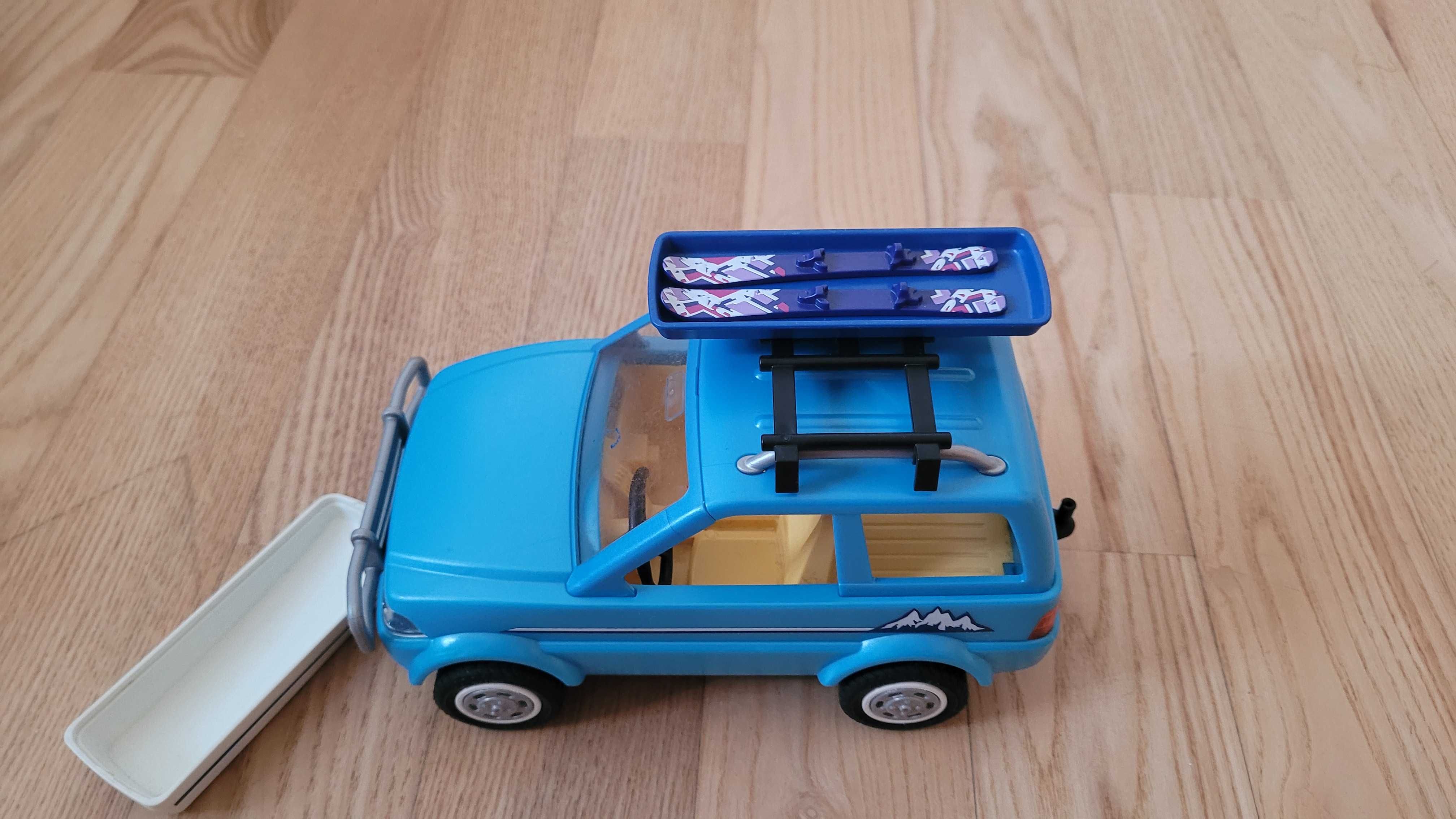 Playmobil 70219 Dom wakacyjny + 9281 Samochod z bagaznikiem dachowym