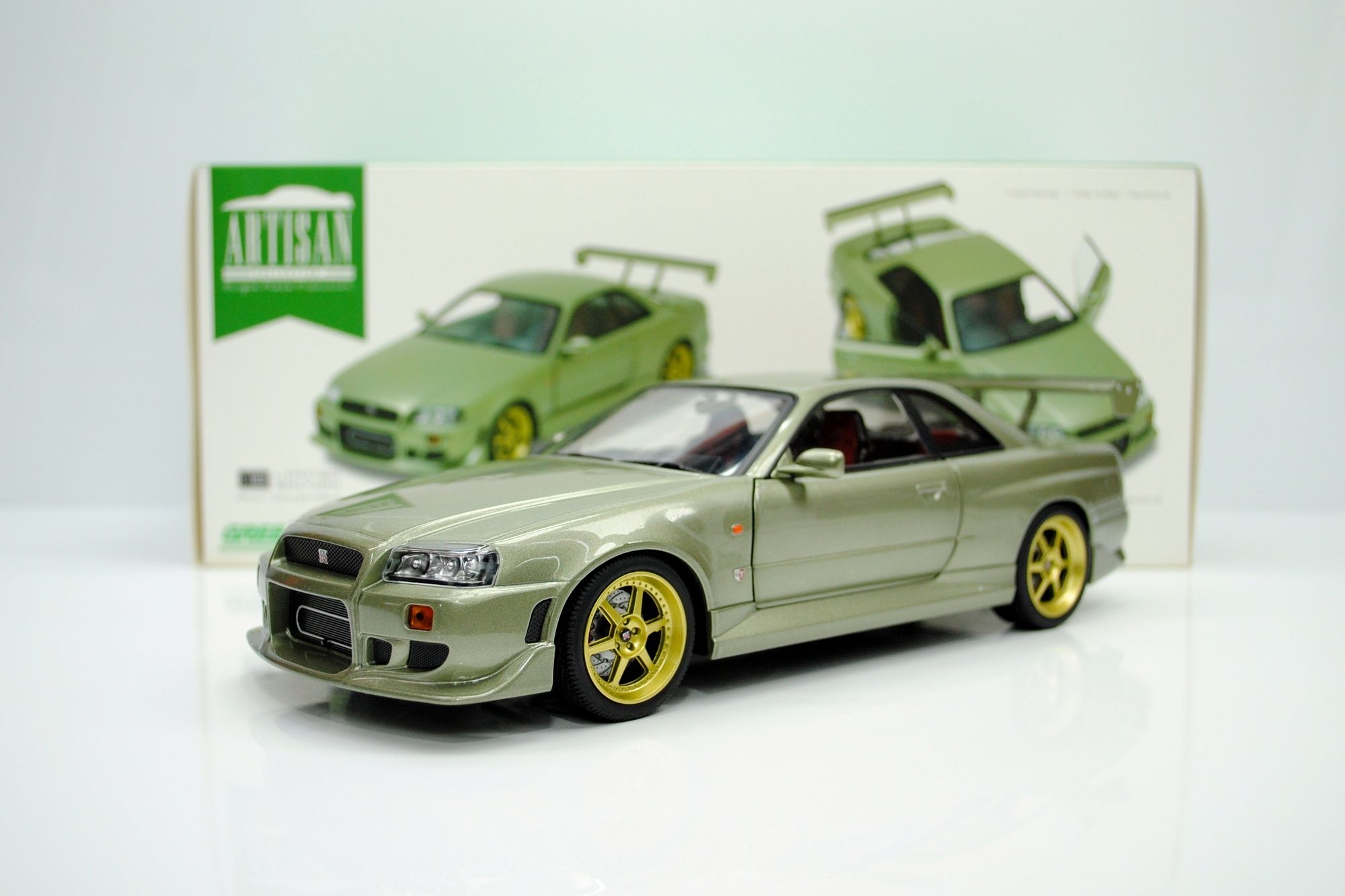 1/18 модель Nissan Skyline GT-R (R34) 1999 GREENLIGHT