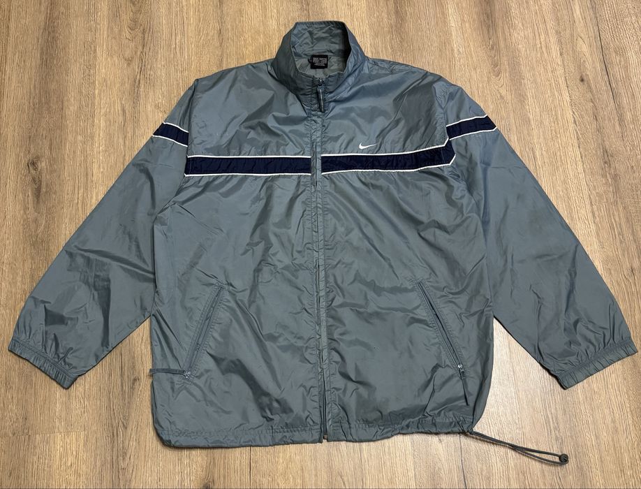 Вінтажна віртровка з нейлону Nike